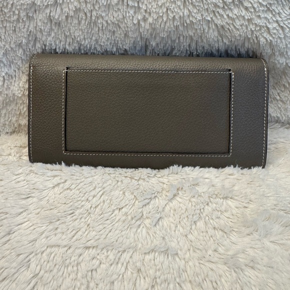 EUC Céline Long Flap Pebble Calfskin Leather Wallet in Grey/Yellow - Picture 2 of 15